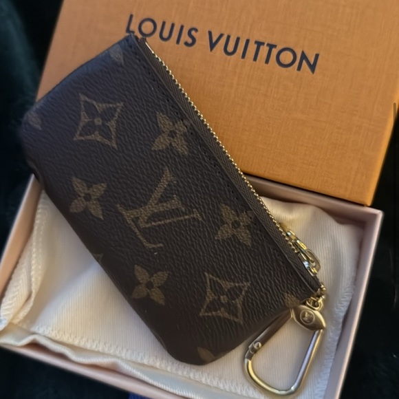 Authentic Louis Vuitton monogram key pouch - Picture 2 of 7